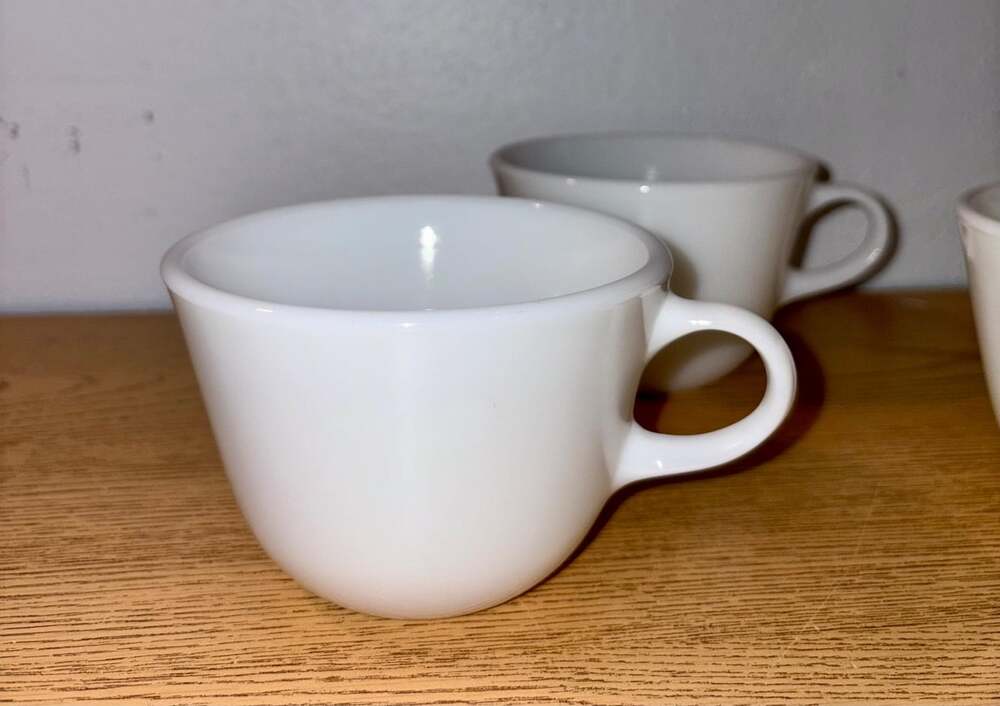 Set of 4 Vintage White Pyrex Milk Glass Coffee Mugs – Made in USA, Midcentury Di